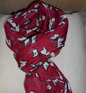 Scarf: Frg kan ej garanteras ngra f i lager.
175 x 90 cm, 100 % viscose Pris: 165 kr inkl. frakt